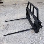 DH HS2 Bale Spear Attachment w: Headache Rack_001