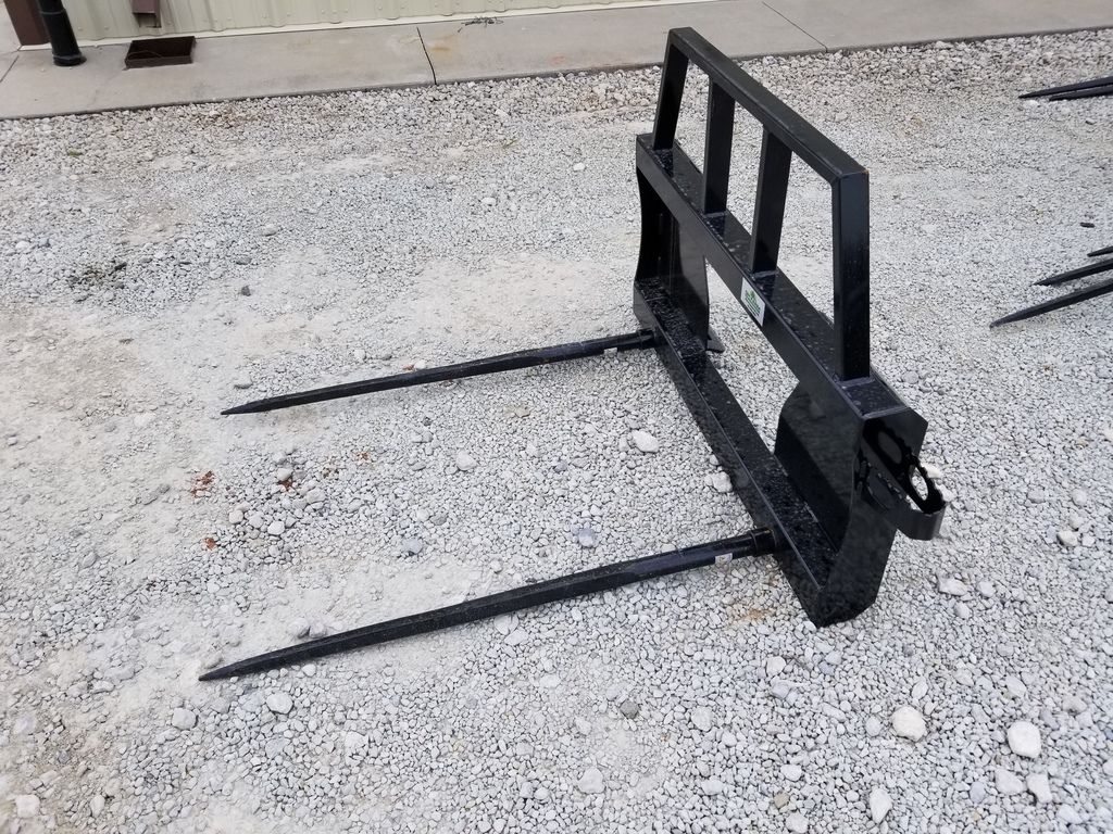 DH HS2 Bale Spear Attachment w: Headache Rack_001